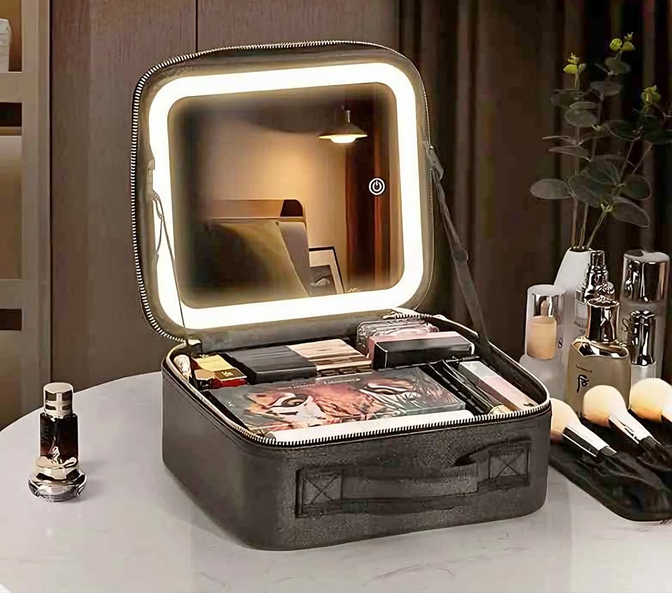 ESTUCHE DE MAQUILLAJE CON LUZ LED