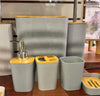 SET DE BAÑO ELEGANTE CON DETALLES EN BAMBÚ